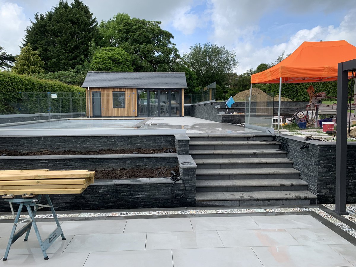 The Reigate paving company tweet media