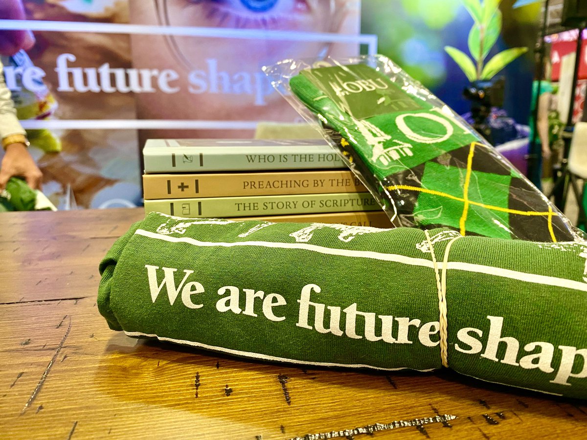 obunews's tweet image. We’re giving away more OBU swag at #SBC21! The first five people to come to the booth with a picture of OBU President @h_a_thomas or any members of the OBU team in the wild (ok, the Convention Center) get free Bison gear! #sbc21 #obusbc21 #obubison #obufutureshapers