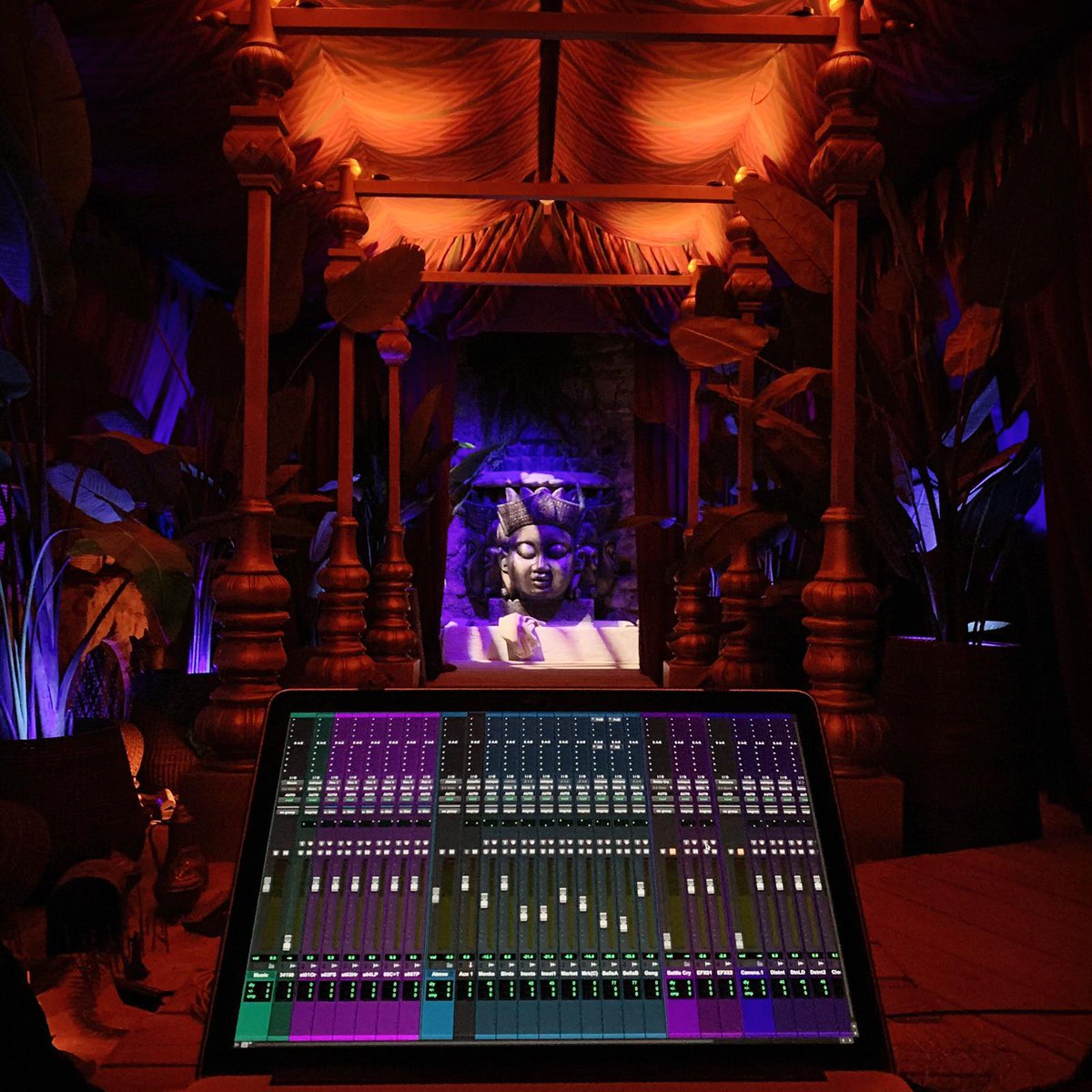 RocherMistral's tweet photo. En avant pour les tests sons et lumières dans les parcours des spectacles ! 

C'est à chaque fois un univers particulier qui est travaillé pour vous faire voyager à travers le temps...

#rochermistral #chateaudelabarben #spectacle #provence #provencealpescotedazur #lesud #paca https://t.co/iVDsAsqhgb