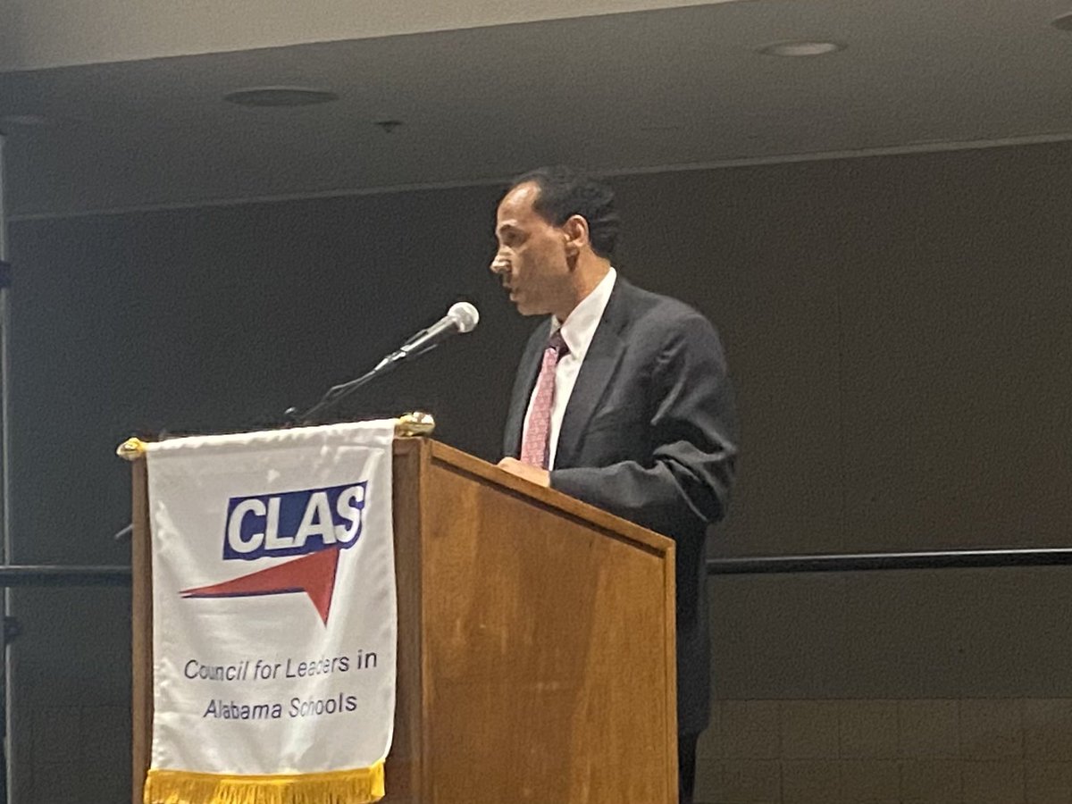 egmackey's tweet photo. We have a great team! Appreciate Deputy Super Dr Daniel Boyd, COS @SuperJeffL &amp; Asst State Super @ZTAedavis for providing an update during the @clasleaders conference — &amp; @AlabamaAchieves team members who provide assistance to educators around the state everyday #AlabamaAchieves https://t.co/DXlOK85348