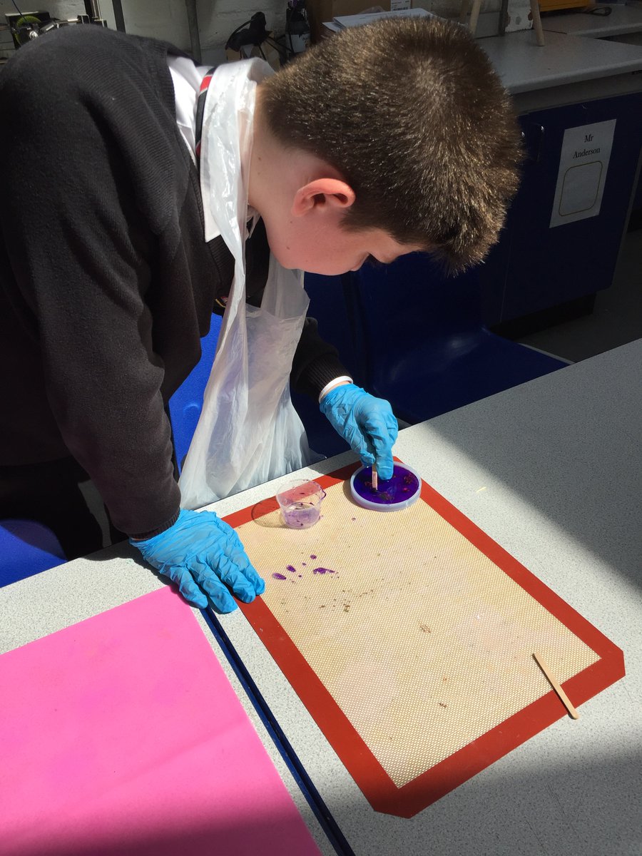TrinitySchDT's tweet photo. D&T Week 2021
Fantastic to see so many students at our resin workshop after school! The students learnt lots about making with resin and showed off their creativity with some amazing results! Looking forward to seeing the finished products.
#designandtechnology #resinworkshop https://t.co/NnOnJyRnS7