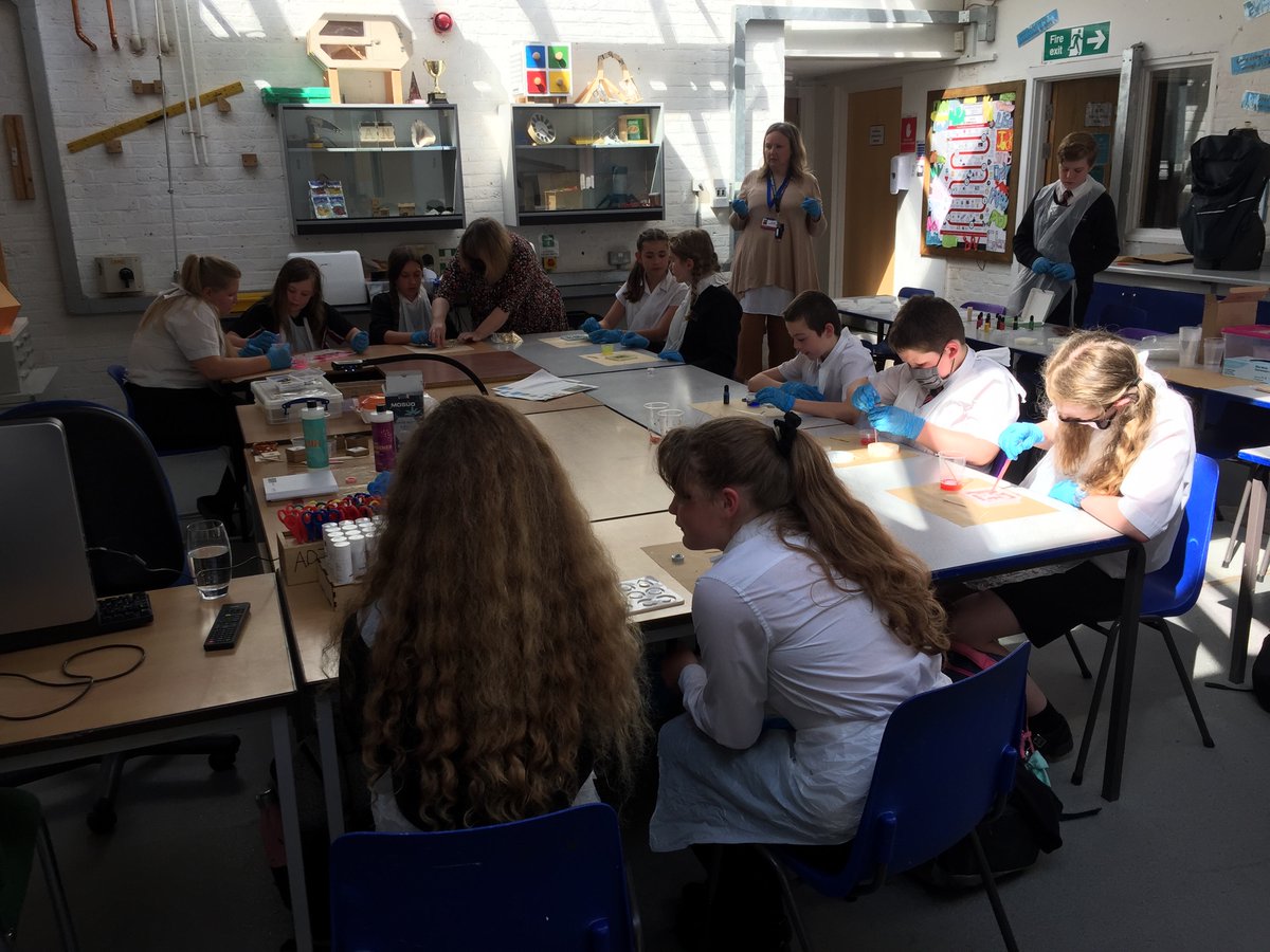 TrinitySchDT's tweet photo. D&T Week 2021
Fantastic to see so many students at our resin workshop after school! The students learnt lots about making with resin and showed off their creativity with some amazing results! Looking forward to seeing the finished products.
#designandtechnology #resinworkshop https://t.co/NnOnJyRnS7