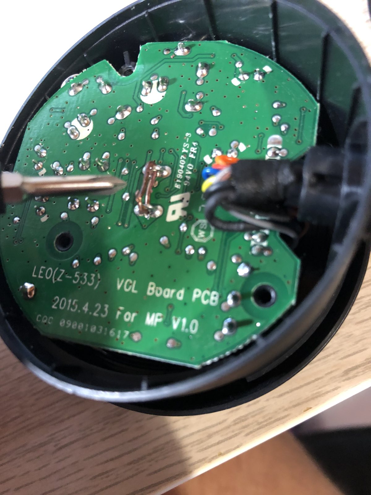 elektrode for eksempel Mastery Savvas on Twitter: "#Logitech #Z533 quick fix for dead volume  knob/speakers: Connect those 2 pins. Speakers wont shut down but at least  they work again. Logi products keep failing on me #Z5500