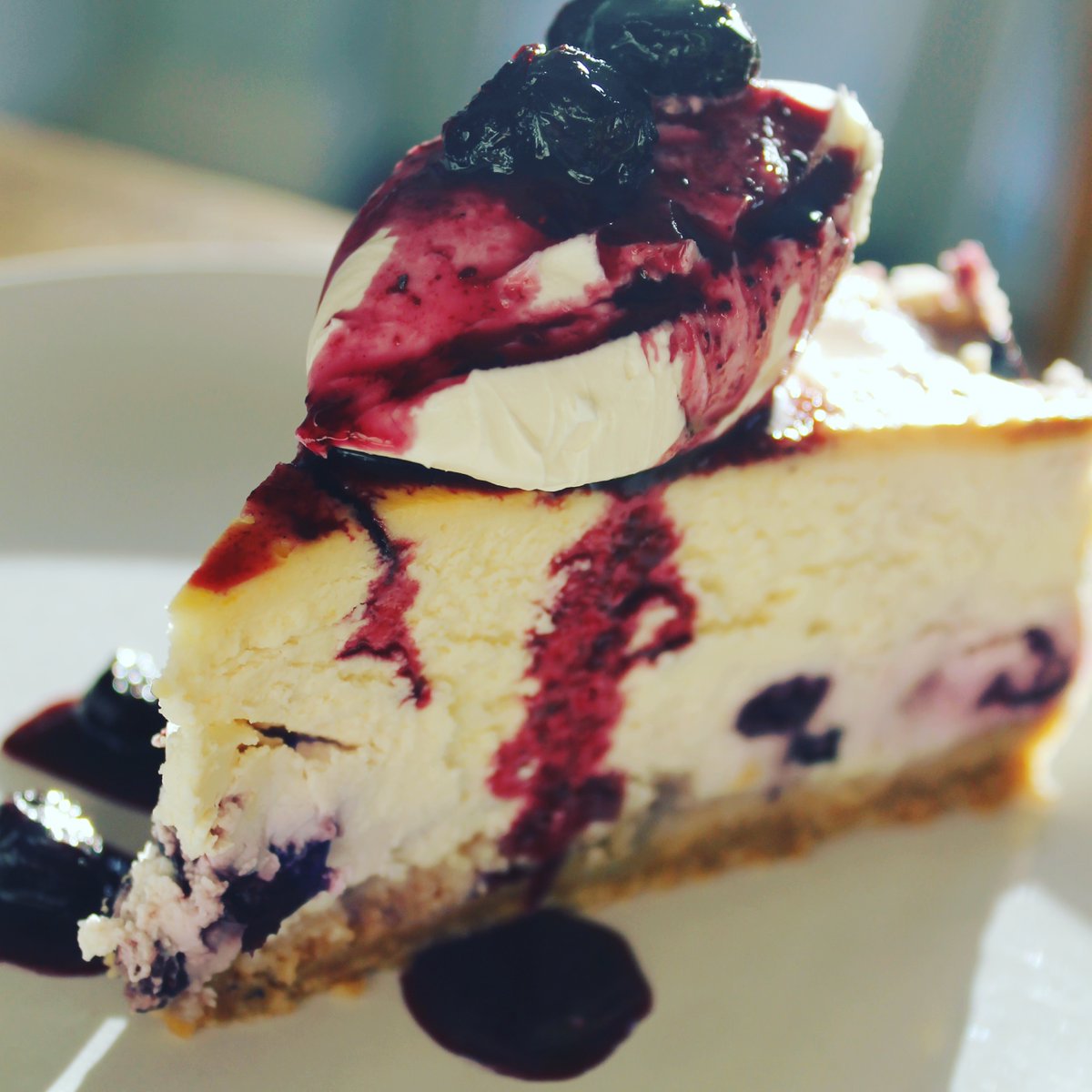 feast_moveable's tweet photo. Chargrilled north african beef kofte &amp; hummus, followed by blueberry &amp; lemon cheesecake, anyone? 
If this tickles your fancy place your order with us by Wed to pick up from Little Fika on Fri, as usual x
#Derbyshire #takeaway #LoveNewMills @FoodfanStockpt #eatlocal https://t.co/HXciwuBAKm