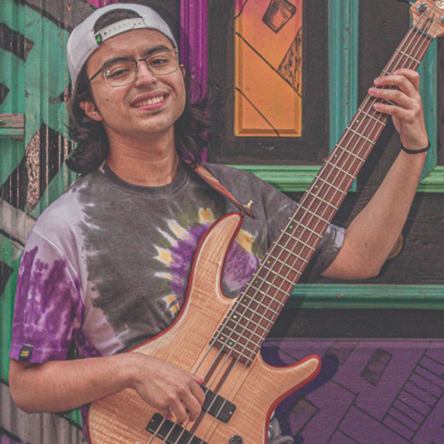 Please join me in welcoming our newest Bartolini Emerging Artist - Pedro Linares Guerra!  Pedro is quick quick quick!  He is also a Chilean bass player and sound technician and is currently studying bass guitar at PUCV's music school in Valparaiso.   Welcome Pedro!