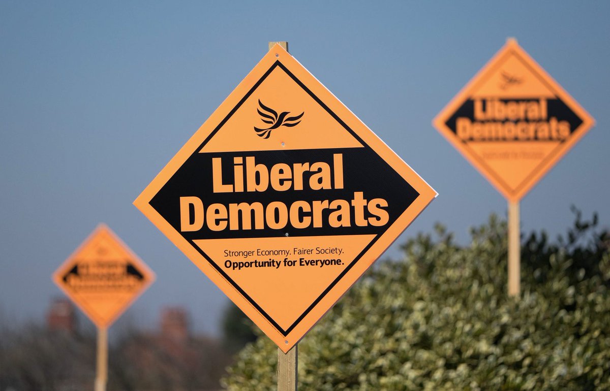 CityAM's tweet photo. Exclusive: Polling puts Lib Dems four points behind Tories in Chesham and Amersham by-election https://t.co/ar6VAA3Srw https://t.co/aPBeDrsvPQ