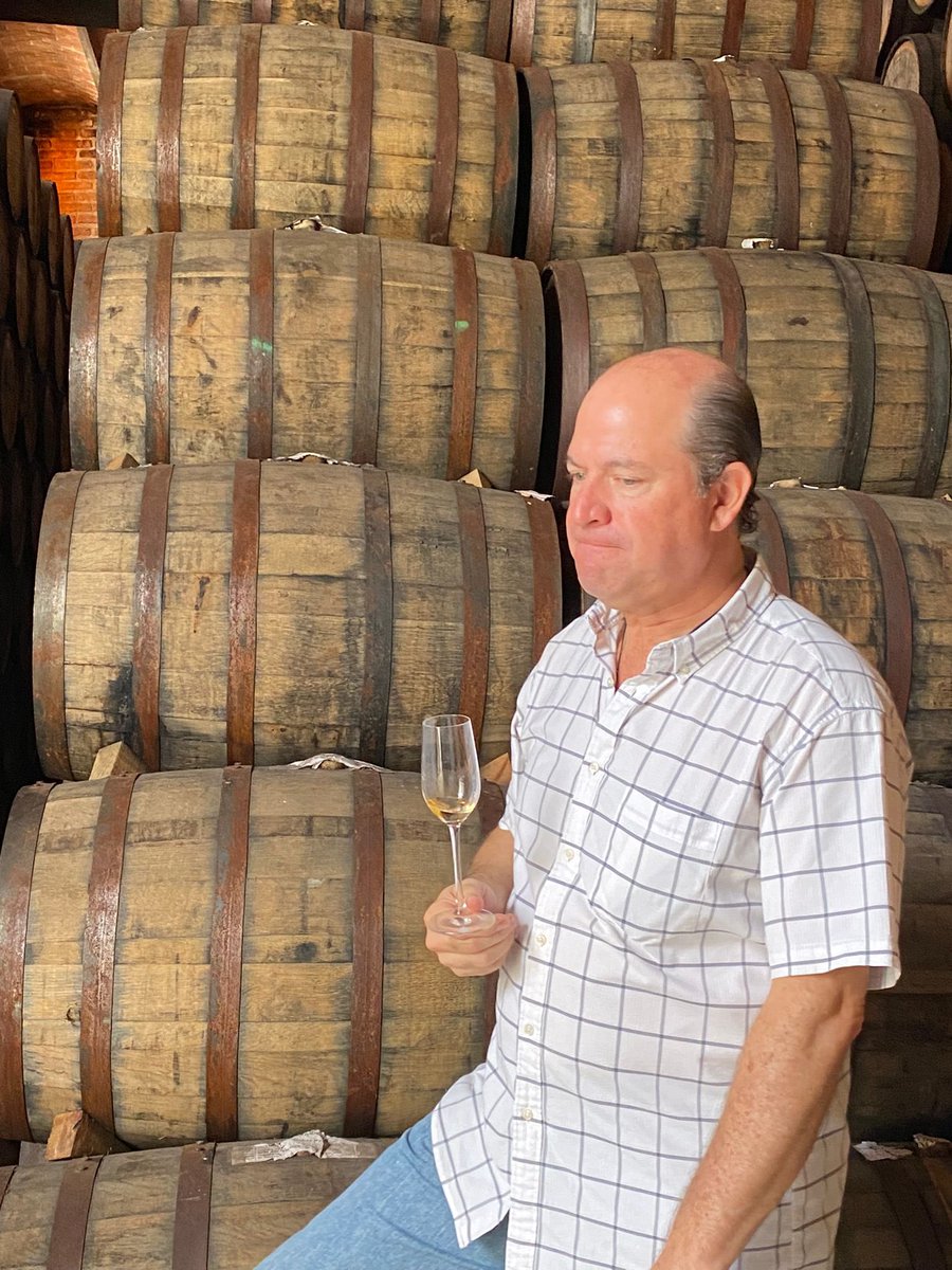 A qué delicia. Disfrutando de un Tequila Arette Artesanal Añejo recién salido de la barrica 👌🏻🇲🇽 <a href="/TequilaArette/">Tequila Arette</a>