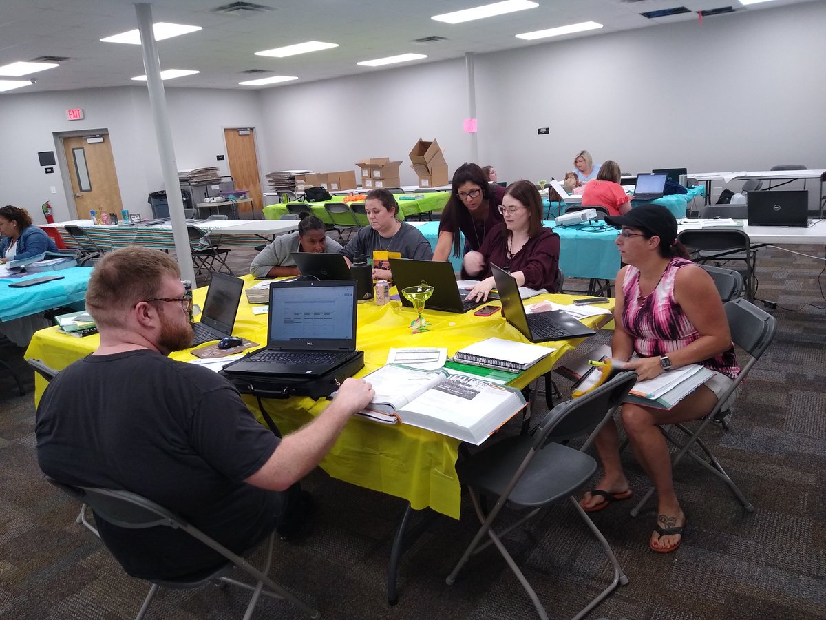 hidrat's tweet photo. Final days of Secondary Unit Planning and Standards training. #BESTstandardd @columbiak12 @EducationFL #savvas #bringyourbest #lovemyjob https://t.co/uhH3jMFICs