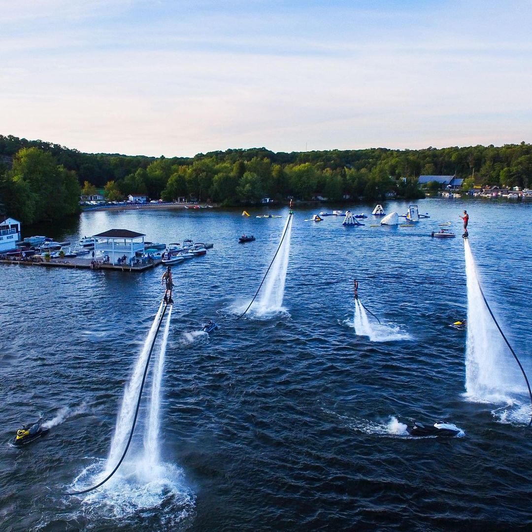 DiscoverMuskoka's tweet photo. 📸: @SWSMuskoka
Bravo 👏 Looking for something to do on Canada Day Weekend? 🇨🇦 This may be it - Flyboard Camp at SWS Muskoka 😍 #muskokafun https://t.co/g4vvhoD4xb