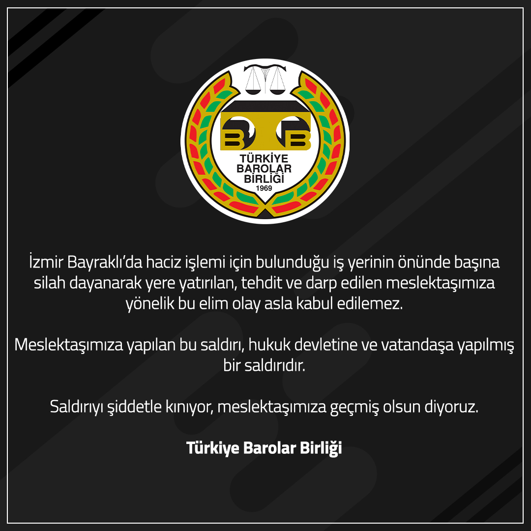 barolar's tweet photo. İzmir Bayraklı’da haciz işlemi için bulunduğu iş yerinin önünde başına silah dayanarak yere yatırılan, tehdit ve darp edilen meslektaşımıza yönelik bu elim olay asla kabul edilemez.

Meslektaşımıza yapılan bu saldırı, hukuk devletine ve vatandaşa yapılmış bir saldırıdır. https://t.co/tfiHq8zE70