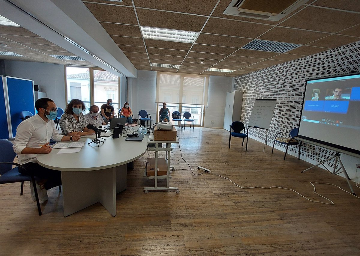 Celebramos consejo de Distrito de la Junta Municipal de Exposición para tratar los asuntos más cercanos a los vecinos y vecinas. Volvemos a la presencialidad ✌