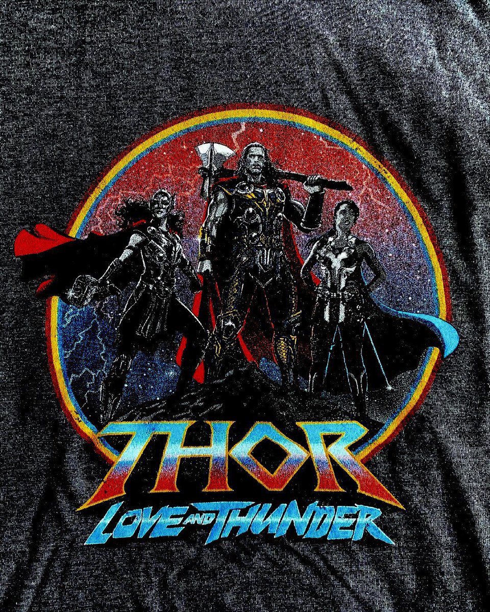 thor’s armour...god im coming up https://t.co/aSNm8g8omY
