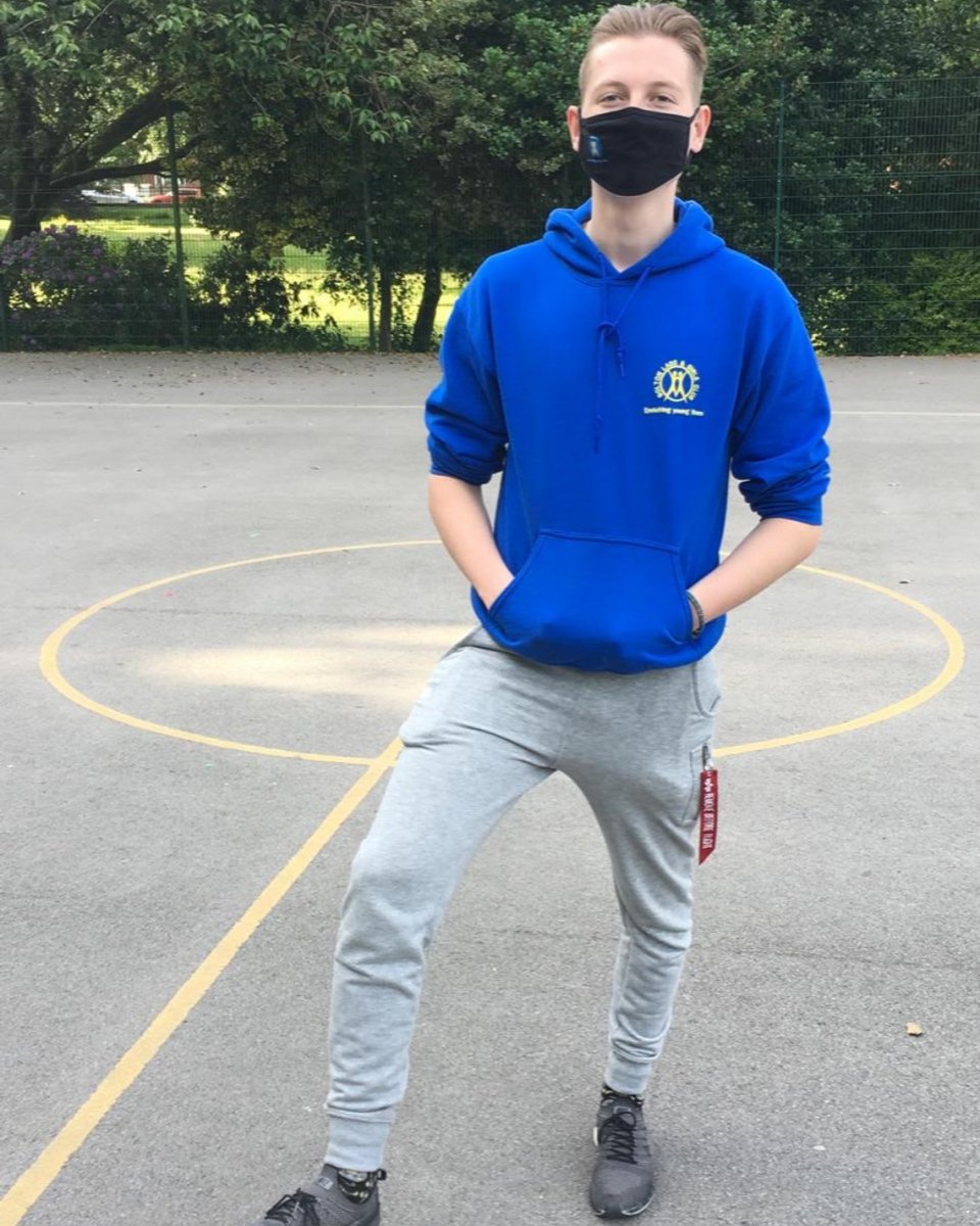 BLGCofficial's tweet photo. Tonight we've got fab outreach youth workers out and about around Queens Park, engaging with young people and playing games such as football & piggy in the middle, as well as a fab team out in Kearsley as well!
The sun is shining and so are we!!! 😀 🌞
#Outreach #Detatched https://t.co/B27cqDGK6Q