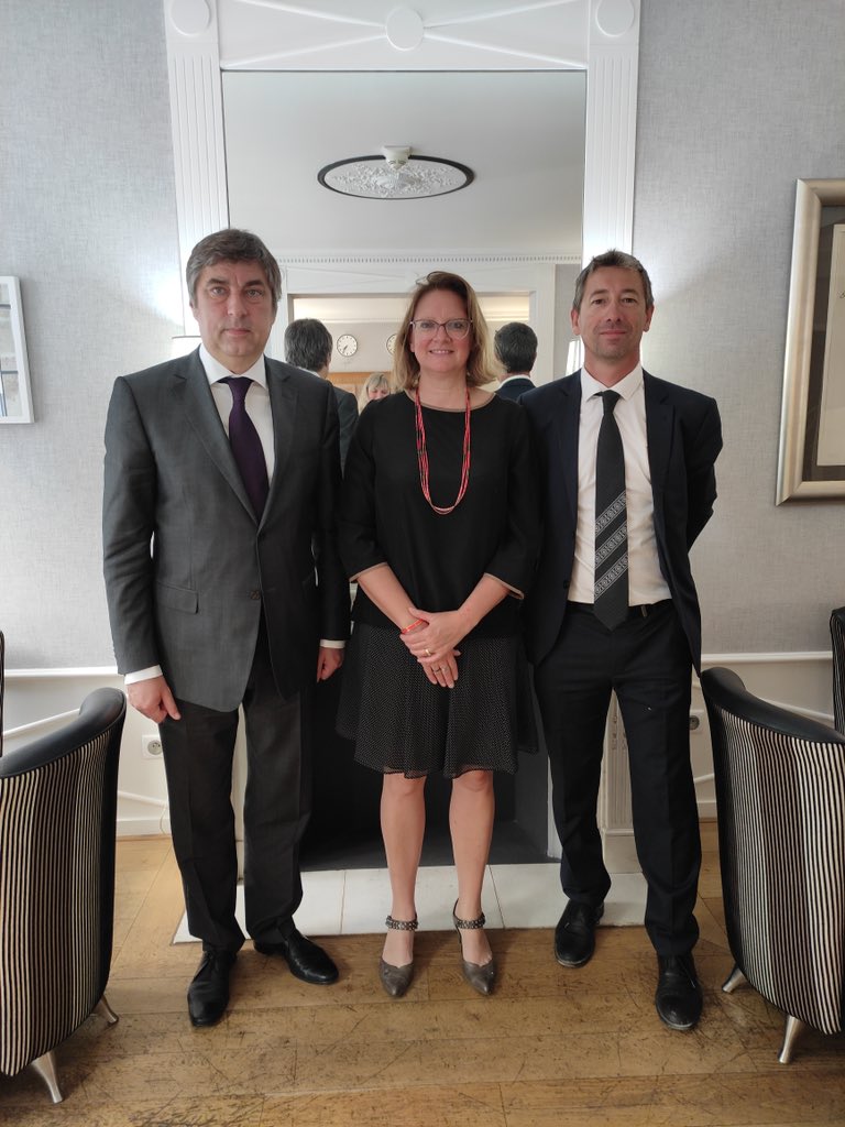 OmelchenkoVadym's tweet image. Un agenda très riche lors de ma première visite à Bordeaux. Merci pour votre accueil chaleureux @Bordeaux @PrefAquitaine33 @PierreHurmic #Interco #NouvelleAquitaine. Ravi de pouvoir travailler ensemble pour mettre en œuvre nos idées et initiatives 🇺🇦🇫🇷dans votre belle région 🤝