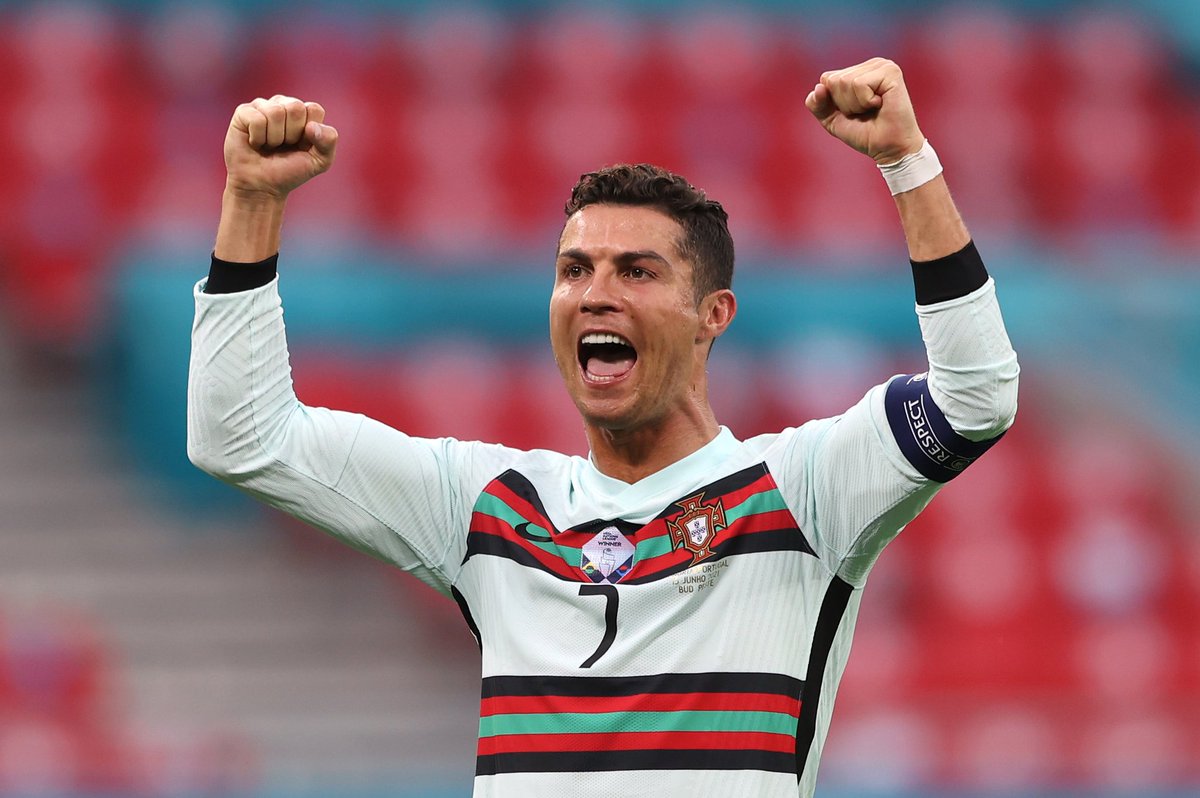 Rokum45's tweet photo. 🇵🇹  Cristiano Ronaldo = all-time EURO top scorer 🔥

⚽️1⃣1⃣ 
Just a 🐐 G.O.A.T Things

#EURO2020 @Cristiano
#HUNvPOR #POR https://t.co/OeQykPhr3F