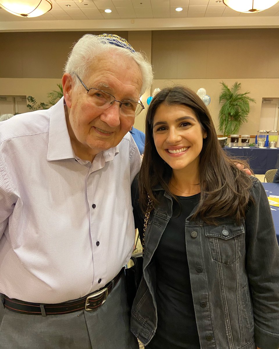 ChloeLeshner's tweet image. This is my friend Irving! Today is his 95th birthday. He’s a Holocaust survivor and does such important work in our community. If you want to wish him a happy birthday I’ll make sure he sees the messages 💙