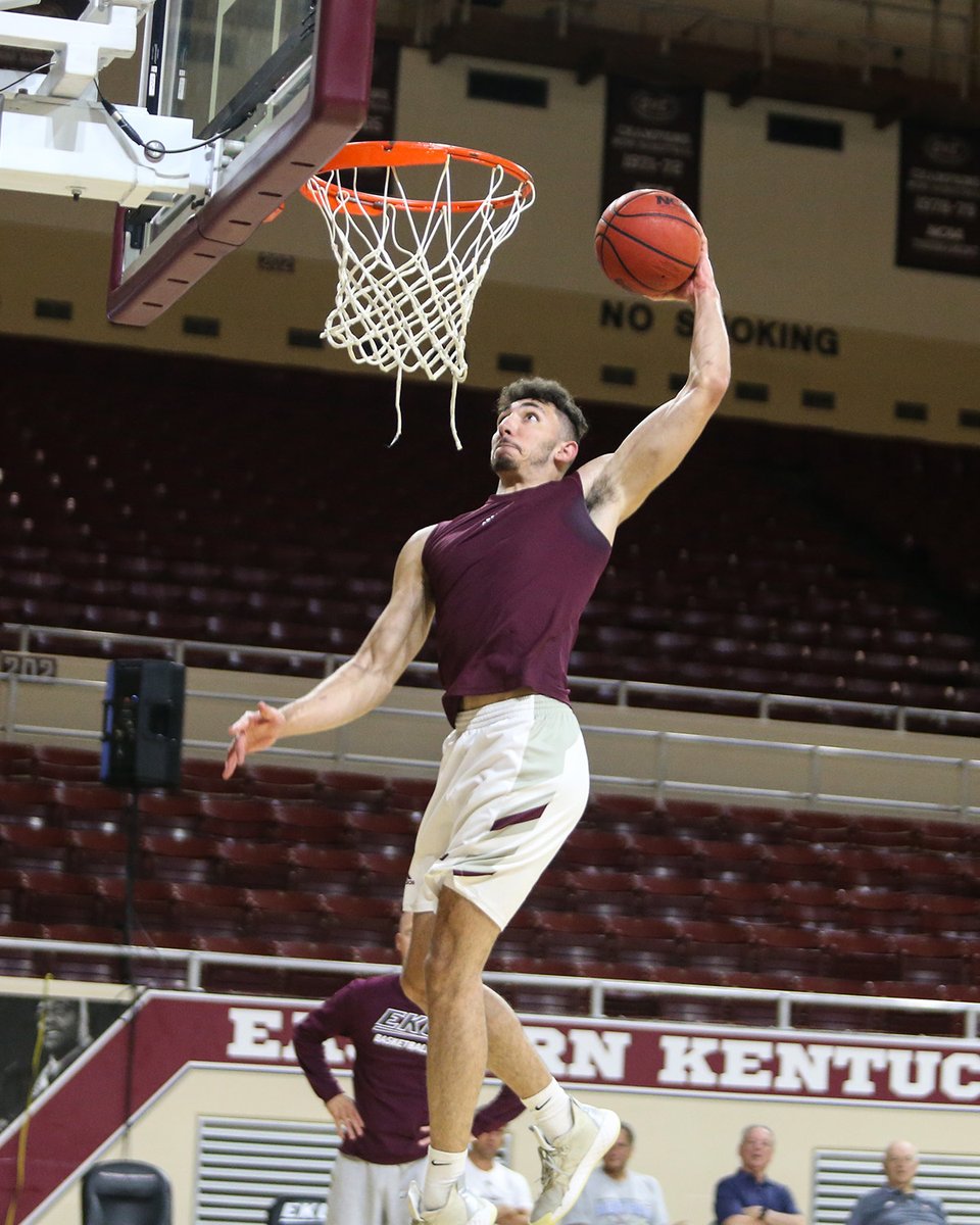 EKUHoops's tweet photo. POLL: Will @MichaelWWardy dunk on all the people this year?

Like if YES
RT if YES
Comment if YES https://t.co/sqhxBbyV7Z