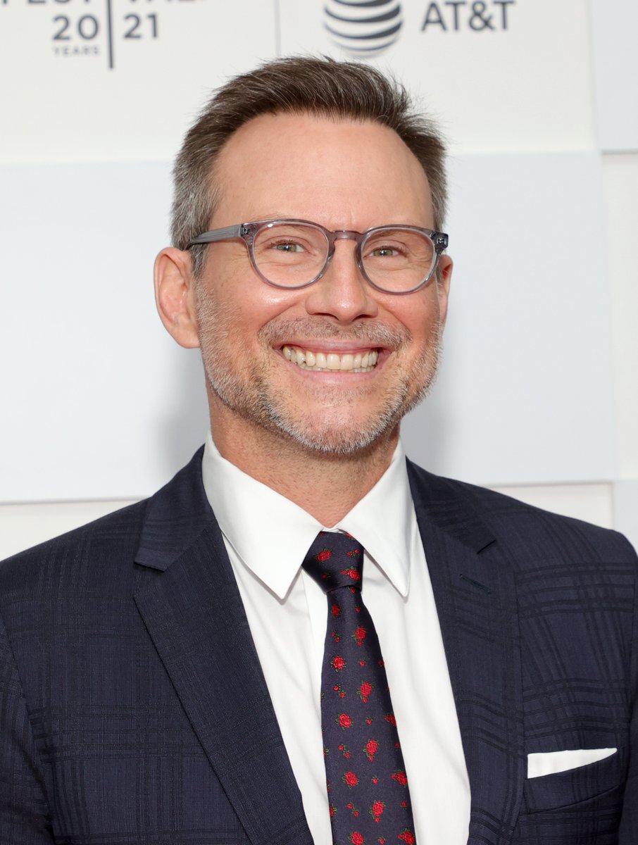 VIMOOZ's tweet photo. “Christian Slater attends 2021 @Tribeca Festival Premiere of ‘Dr. Death’ at Pier 76 on June 14, 2021 in New York City.” (Photo by Dia Dipasupil/Getty Images for Tribeca Festival).
#film #movies #vimooz #filmfestival https://t.co/D4IzylJ3lE