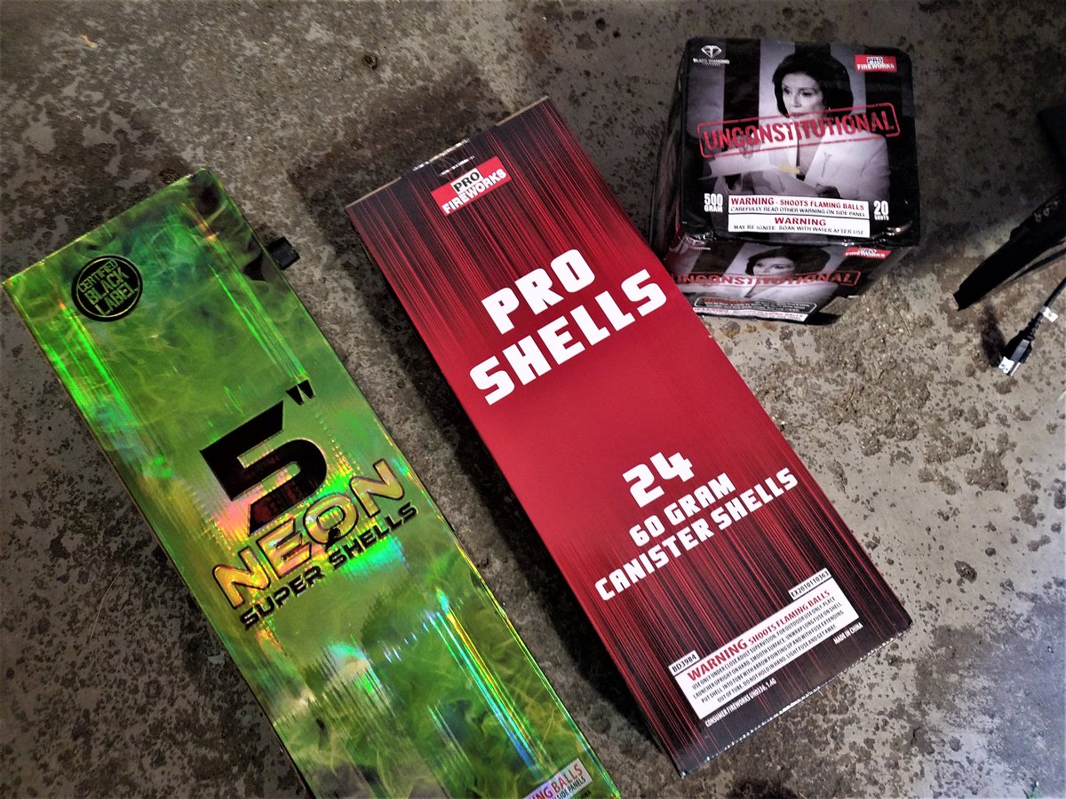 RealDKRecords's tweet photo. Oh Shit! So Ready For July 4th! #Fireworks #July4th
#4thofJuly #Profireworks
๐๐๐ https://t.co/BMJcJhdPYZ