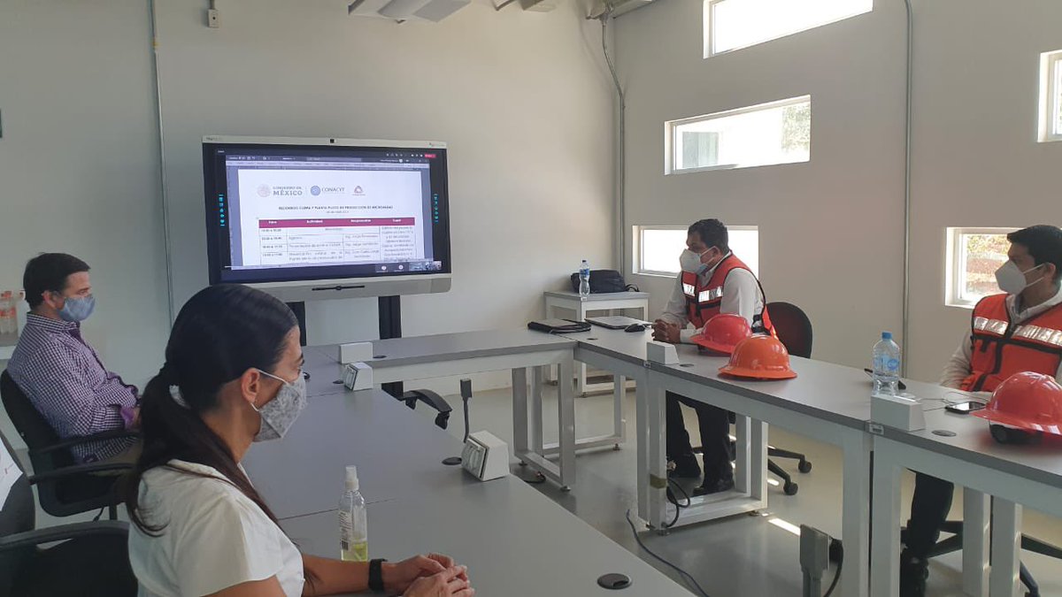 SEDEC_Tab's tweet photo. Para impulsar el desarrollo tecnológico en #Tabasco, el 09 de abril, el Secretario @garciamallitz realizó un recorrido de supervisión junto con especialistas de @CiateqMX para revisar la infraestructura del Consorcio de Centros de Investigación #CLEMA y la Planta de #Microalgas. https://t.co/1oHeKCzgdt
