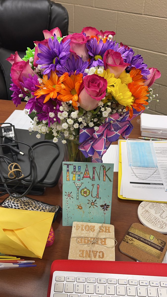 therealDrHoward's tweet photo. Everyday is a great day @CaneRidgeHS 🥰💜 #AP #AcademyPrincipal #architectureandconstruction #thankyou #mswilliams ❤️💜 @msimms03 @CRHSschoolcoun1 @MetroSchools @MNPSSoutheast @MyFutureMyWay https://t.co/tISfjtrCsd