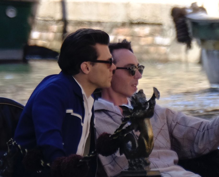 Harry and David and their side profiles 👌