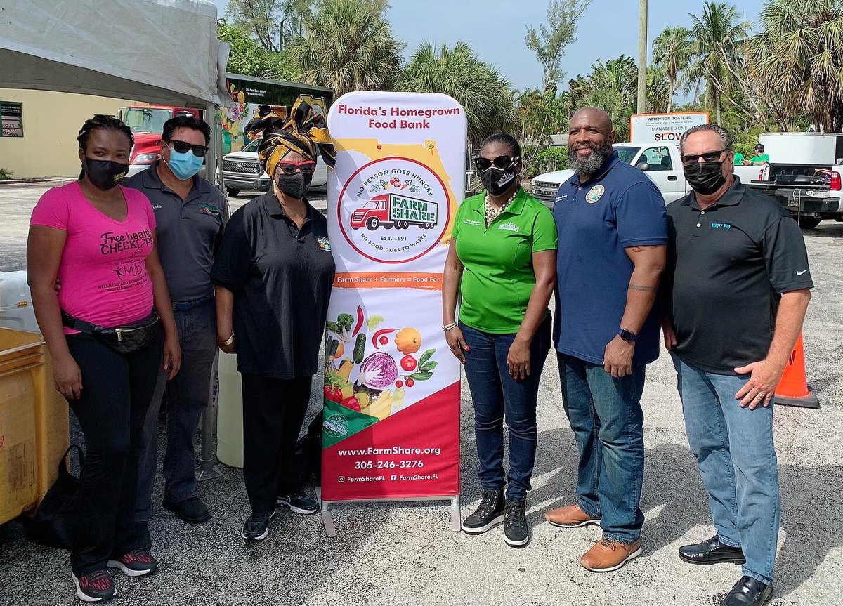 CMEstimeIrvin's tweet image. Thank you to @FarmShareFL for a great Food Distribution that allowed us to serve 500 households. Thank you WastePro for joining us for an E-waste disposal. Thank you to @DrDBMindingall and @MjdWellness partnering up with me. A special thank you to @repcbenjamin for joining us.