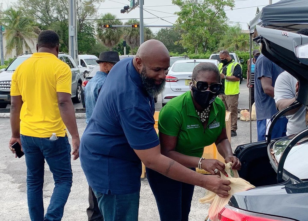 CMEstimeIrvin's tweet image. Thank you to @FarmShareFL for a great Food Distribution that allowed us to serve 500 households. Thank you WastePro for joining us for an E-waste disposal. Thank you to @DrDBMindingall and @MjdWellness partnering up with me. A special thank you to @repcbenjamin for joining us.
