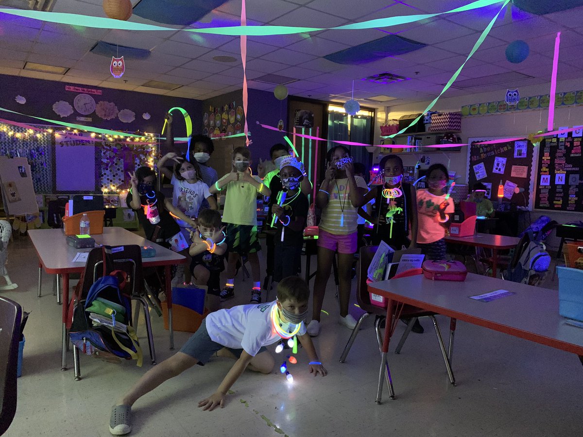 Room 11 is having so much fun with our GLOW PARTY today! We loved using our highlighters to write and do math @EESMaher. #oneccps #funinfirstgrade Thank you <a href="/bk_sawyer/">Beth Sawyer</a> for letting us borrow your black lights!