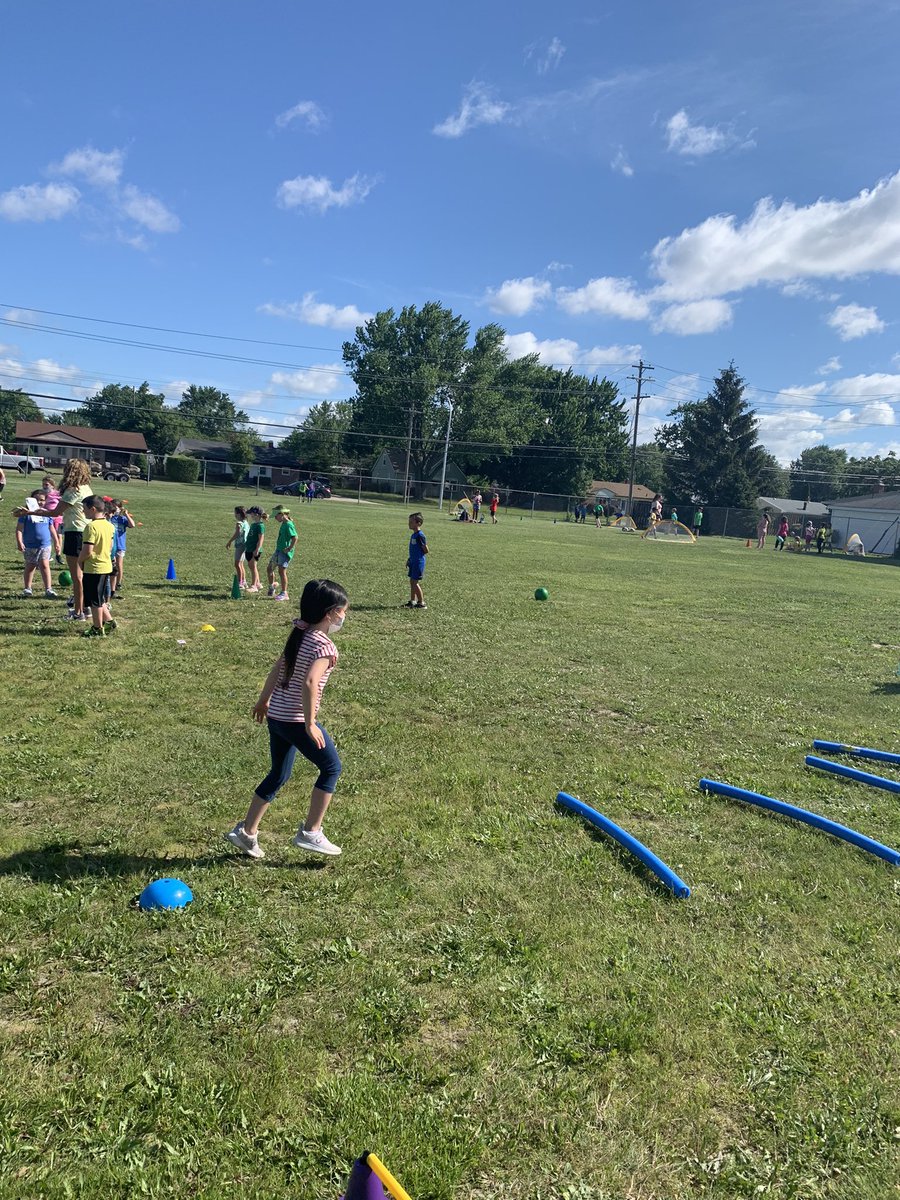 kedwardsedu's tweet photo. Check out this thread for some awesome action shots! Obstacle course! https://t.co/lsOO6kSBQB