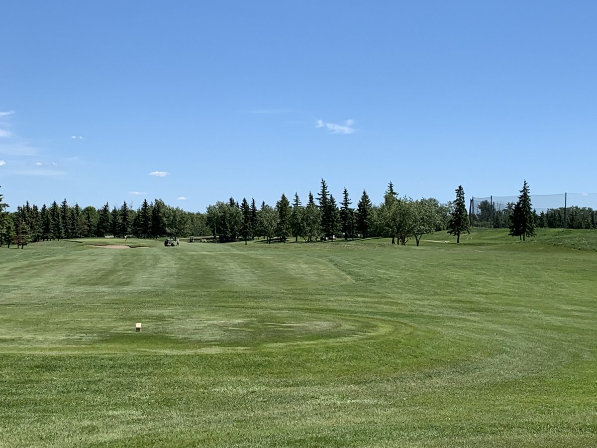 LeducGCC's tweet photo. #sharethelove played off campus this weekend @MillwoodsGolf congratulations to @tmpaquette @MacTheGolfPro for getting the golf course in amazing shape once again! Make sure you get out there soon! #albertagolf #yeg #golf #teeit #teetime #rollthatrock #greatandgreen https://t.co/VML34nfkG3
