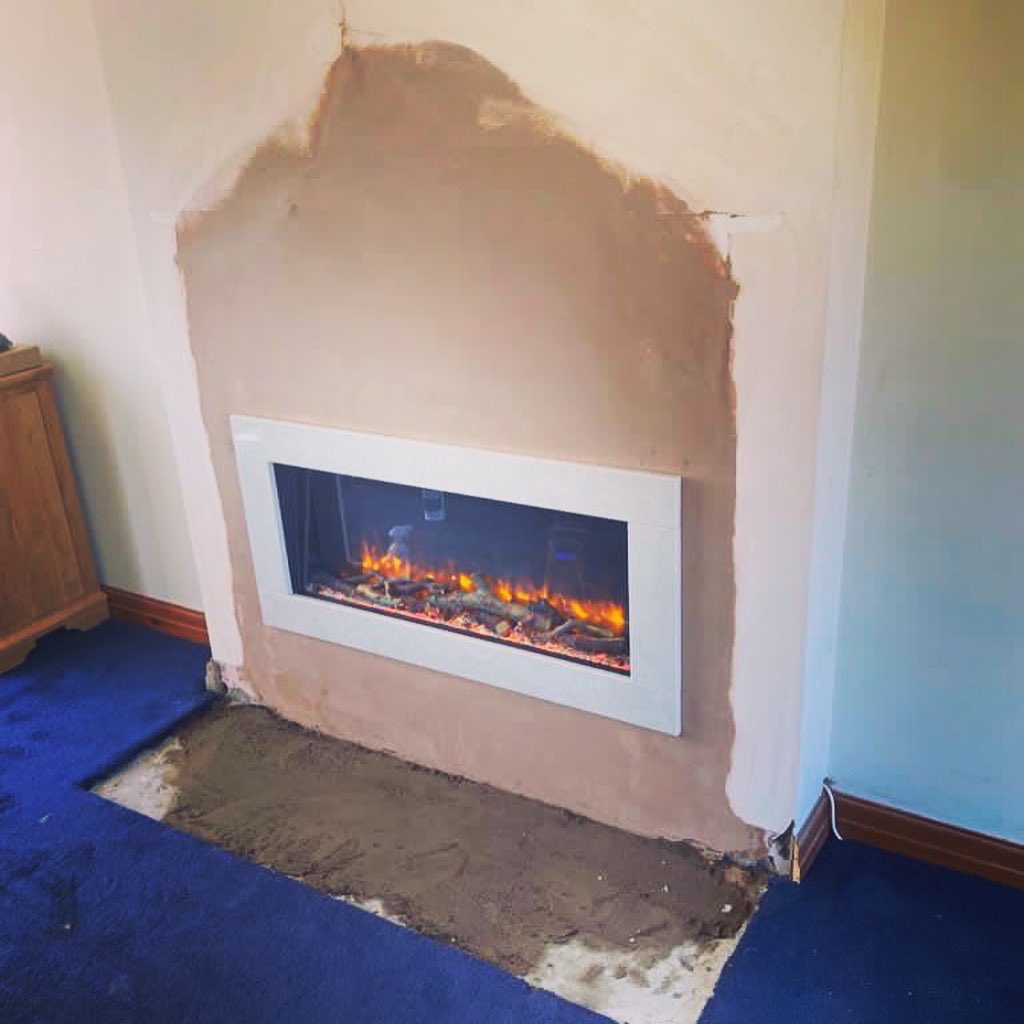 amberglowfires's tweet image. Transformation Tuesday from old freestanding gas fire to a modern hole in the wall electric fire! Visit our Cheshire Oaks showroom to see the Infinity 890 4D electric fire on live display along with plenty of other electric fires to suit all requirements 🔥@infinityfires @cJfires