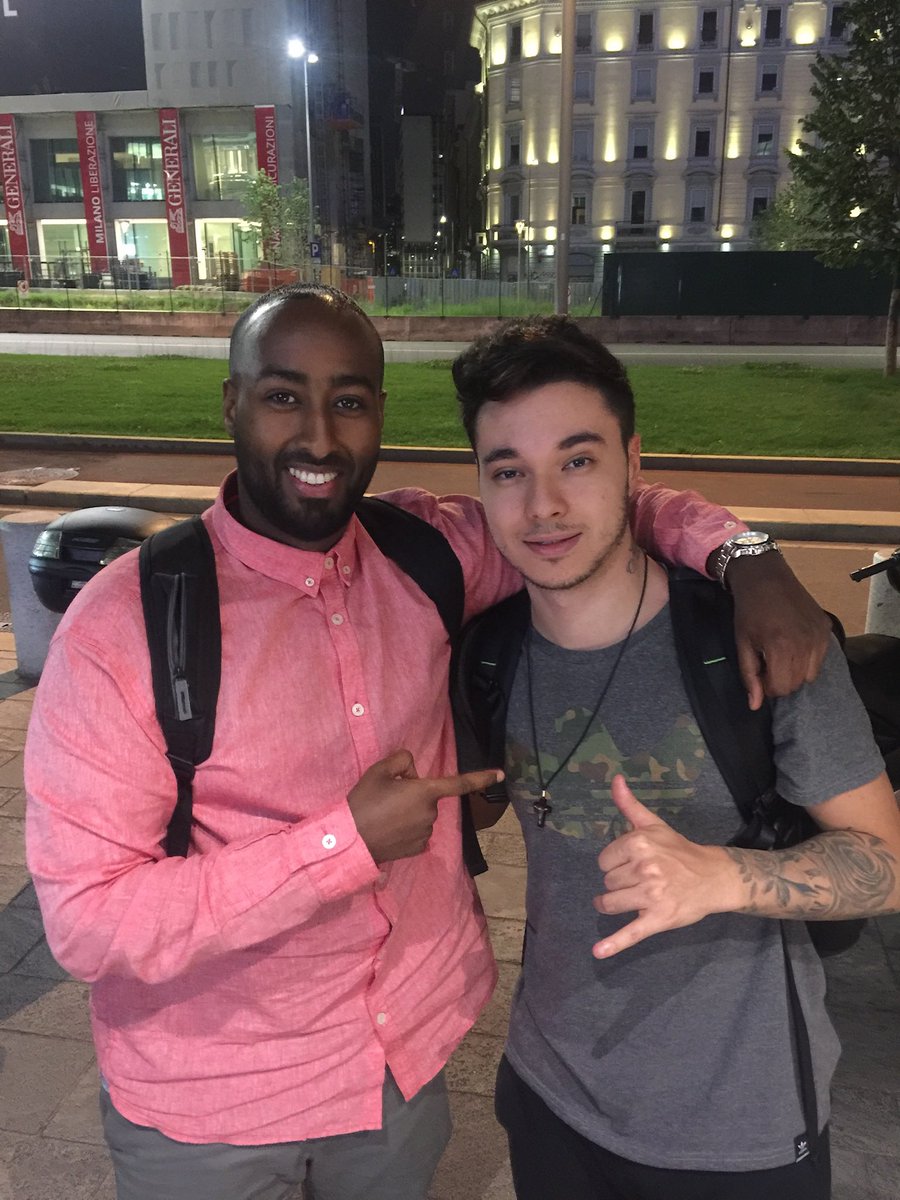 felperaa's tweet image. O dia que eu conheci essa lenda 😄