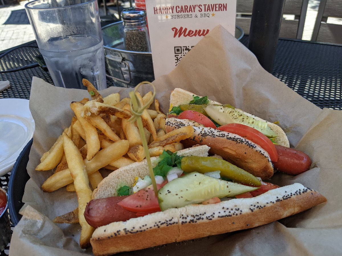 jhjones's tweet image. A  #ChicagoHotdog is a party in a #poppyseedbun. #sportpeppertuesday with @mojo_la @BridgeMojo on #day11 #2021Roadtrip..Leaving @chicago , #LakeMichigan, my birthplace for #NewEngland and points East and South in the morning.