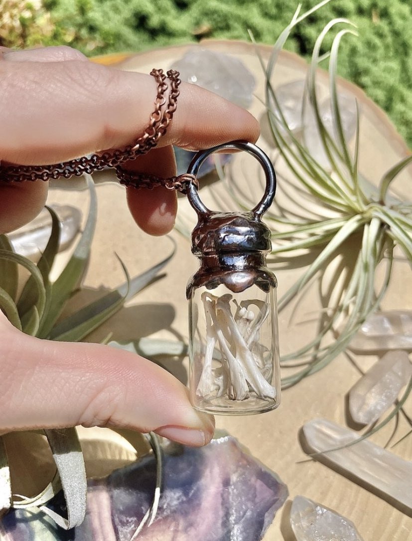 Copperashes's tweet photo. 🐅 🐀 🐍 A tiger, a rodent, and a serpent walked into a bar…
Well okay, I guess the serpent didn’t

Go check out these pieces at https://t.co/KLtzuJXD8S 😝😝😝

 #copperashes #inspirepurpose #tiger #rodent #serpent #jewelry https://t.co/oInbbk2e19
