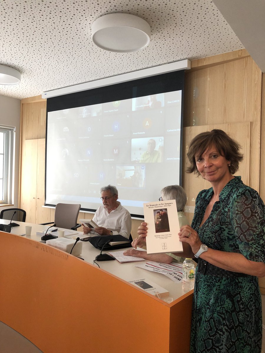 EMRollinat's tweet photo. #DILTEC @USN_Recherche journée hommage à Jean-Louis Chiss avec remise d’un ouvrage en son honneur Le Français et les langues… et découverte de ce livre qui sort demain Le #Fle et la #francophonie dans le monde! Bonnes lectures! https://t.co/kY634GaypF