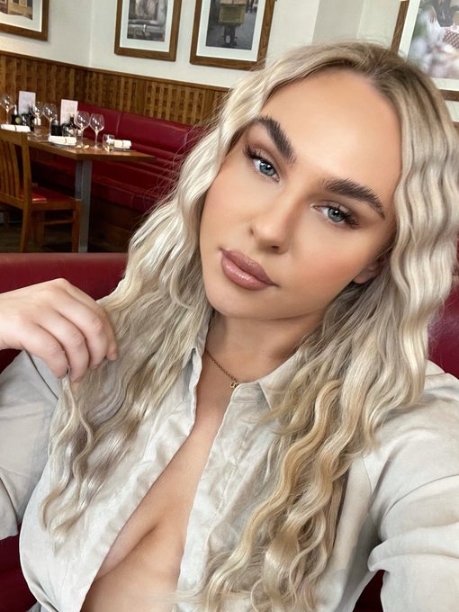 Pretty bitch https://t.co/BGYkZ889Fw