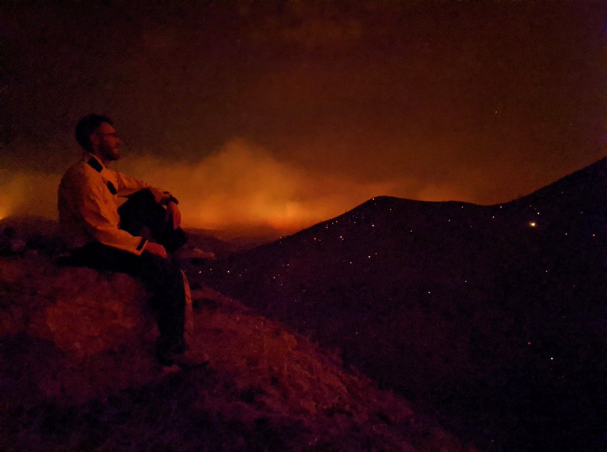 ems_unlimited's tweet photo. #nightshift #wildlandfire style - The #emsunlimited REM Team is currently on station in Arizona and proud to serve! #allthingsEMS #doitagaintomorrow https://t.co/j6lD62dwQT