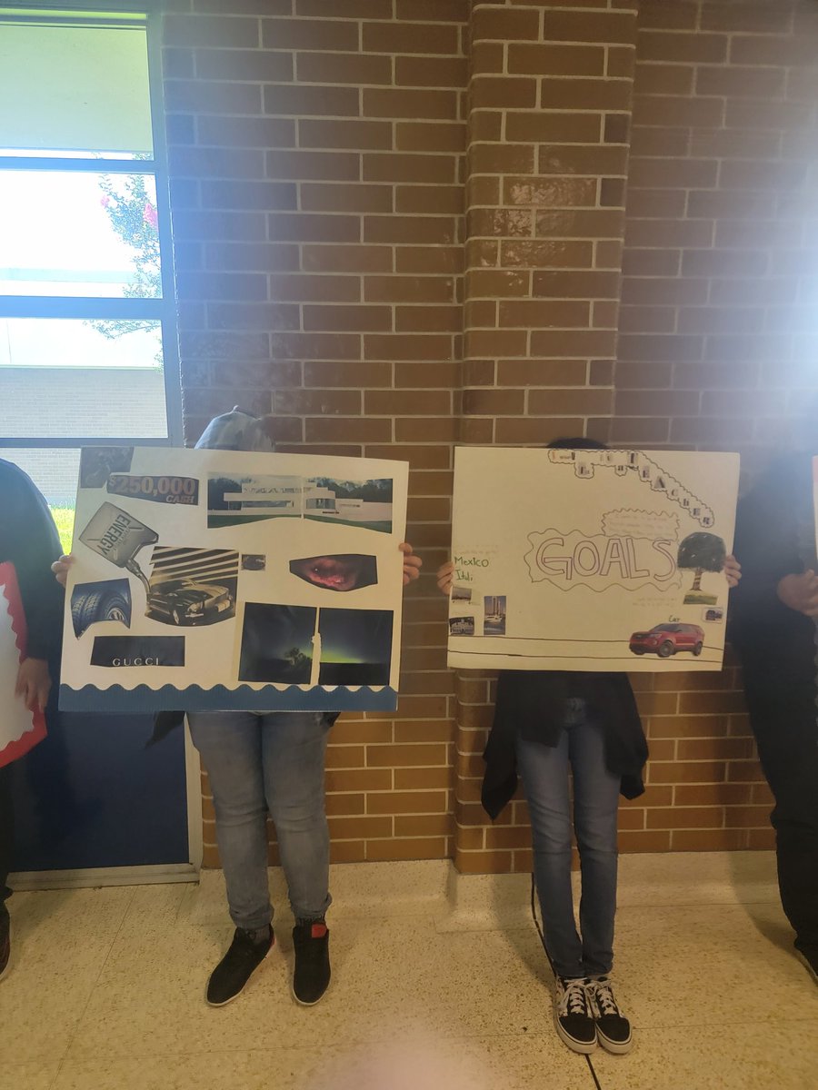 jax2973's tweet photo. SEL lesson of the week..create a vision board. We discussed how you can strive for goals easier if you see them daily on paper. @Grantham_AISD https://t.co/02sCG64JT9