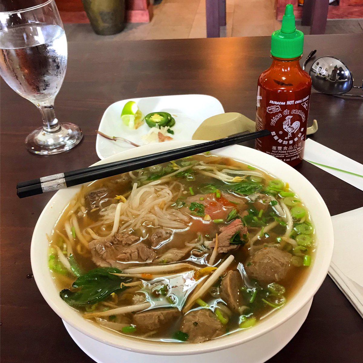 watsonwu's tweet photo. Mo-Pho after today’s Hot recording session 🔥👍🏻
.
#pho #vietnamesefood #noodles #sriracha #spicy #realasianfood #hotsauce https://t.co/PBFSR6p9SQ