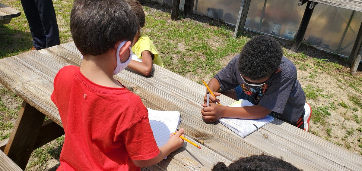 angelenaowens07's tweet image. CCS RISE 2021 at Cashwell Taking science outside of the   classroom and  providing  first-hand experiences  that allow students to observe and write about  science taking place in the real world! @DariusBGillesp @SuzanneDavies @CCSElemEd @CumberlandCoSch #ccsrise2021