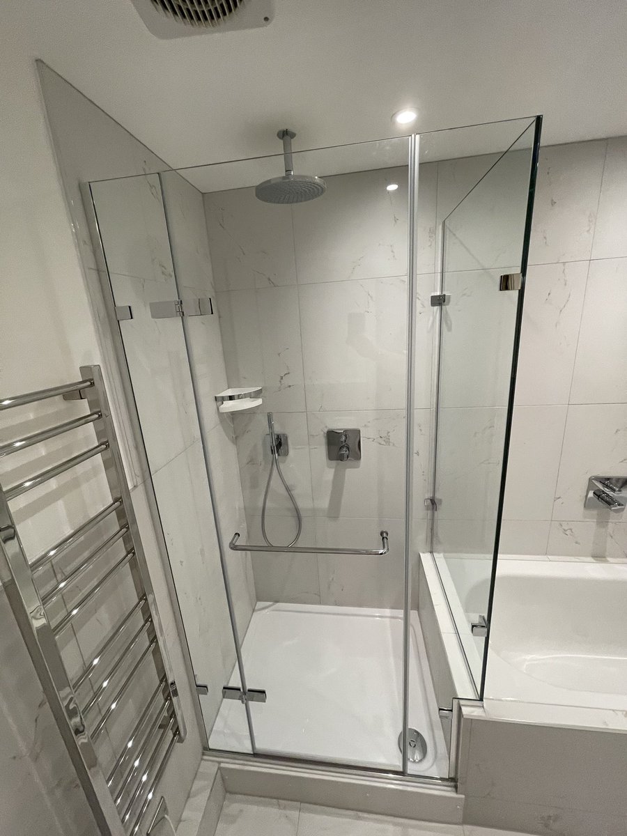 westminster_HP's tweet photo. Bespoke #majesticshowers enclosure fitted today finishes the bathroom of lovely #durabit #groheaxor https://t.co/Pn57RW3qk4
