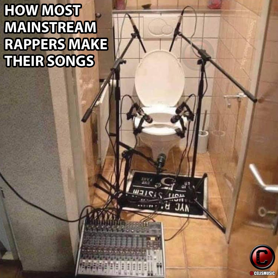 CelisMusic's tweet image. Damn 😳 so that&apos;s how they do it 😂😂😂 #CelisMusic #MainstreamHipHop #RecordingProcess #BackInTheBooth #HipHopMemes #RapMemes #JustJokes