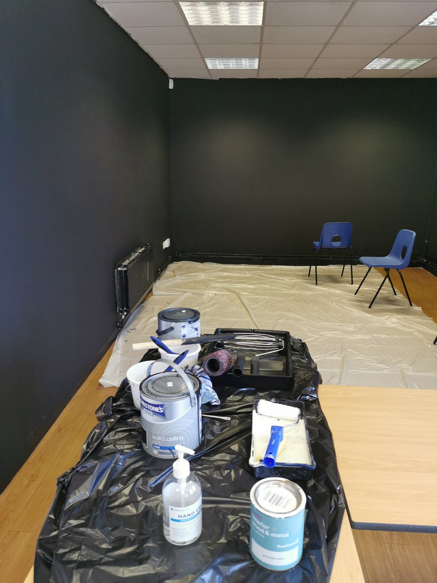DrawerCompany's tweet photo. The studio theatre is coming along nicely. Second coat applied today, and tomorrow we are glossing and papering the auditorium walls β€οΈ
#TorkArtsStudioTheatre #WeirdDrawer #theatre #HSFC #Hucknall https://t.co/R8CSNjeYqH