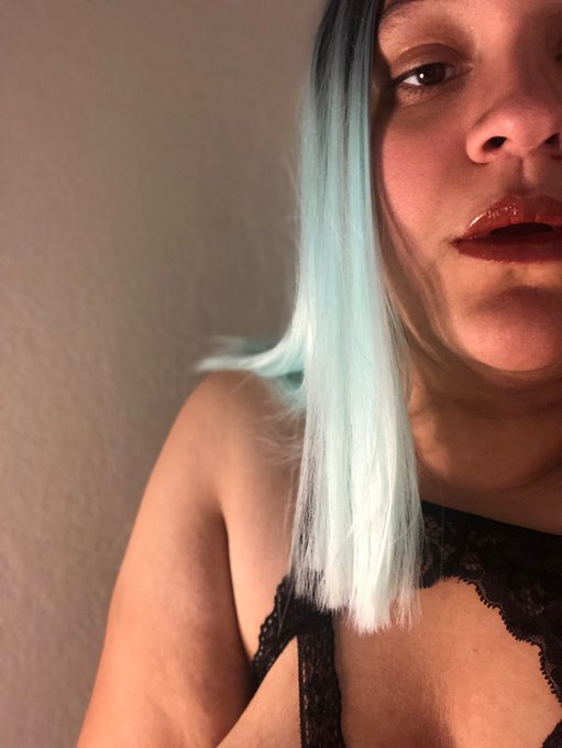 Shein lingerie on these fat tits https://t.co/TIz8qoWQy1<a href="/tag/nationalselfieday"class="tags"><span>#nationalselfieday</span></a>