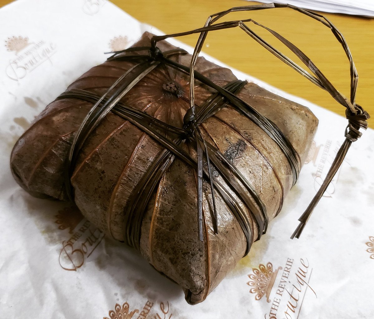 ntvblog's tweet photo. Bánh ú bào ngư Quảng Đông #ricedumpling #bánhú #banhu #ricedumpling #guangdong #stickyricedumpling #stickyricedumplings #ẩmthựcsàigòn #amthucsaigon #mónngonsàigòn #foodsaigon #saigonesefood #saigonfood #hochiminhfoodie #hochiminhfood #vietnamesefood https://t.co/gLMoqKQBmv