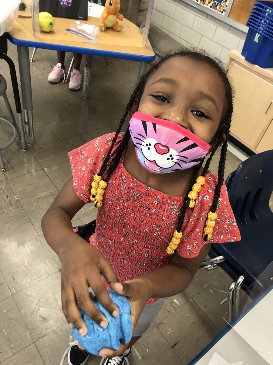 Yes… <a href="/JohnnycakeElem/">JohnnycakeElem</a> Second Grade “Yes Day” was a huge hit! Can we have a drawing party? Yes! Can we have a lunch bunch? Yes! Can we make slime with @CakeZiegler ? Yes!!!