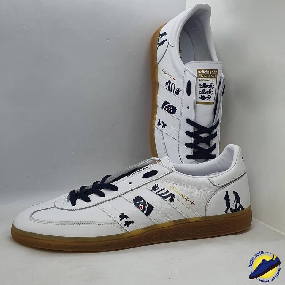 Limited Edition 1/21 England Spezials!

Message quick to secure your order, first come first served. 

#Eng #EURO2020 #ItsComingHome #Adidasfootball #sayhellotocustoms #adidasoriginals