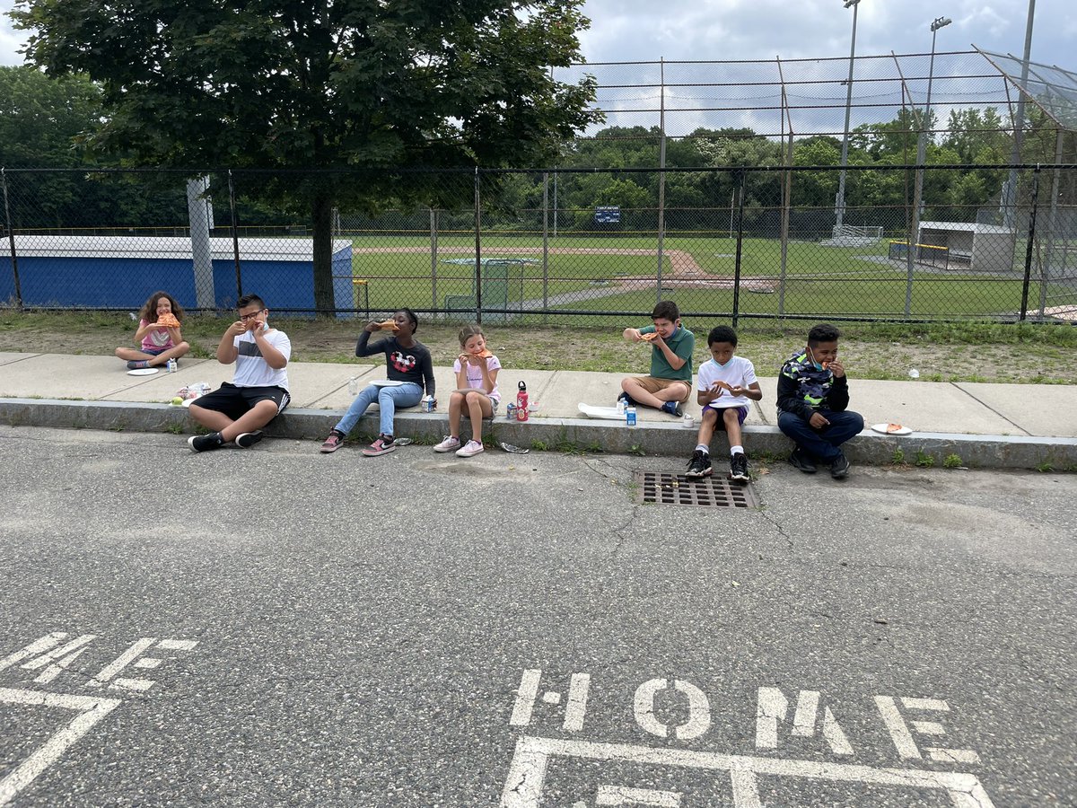 Pizza lunch was a great success. Thanks so much to generous families and Mustang Pizza!!!