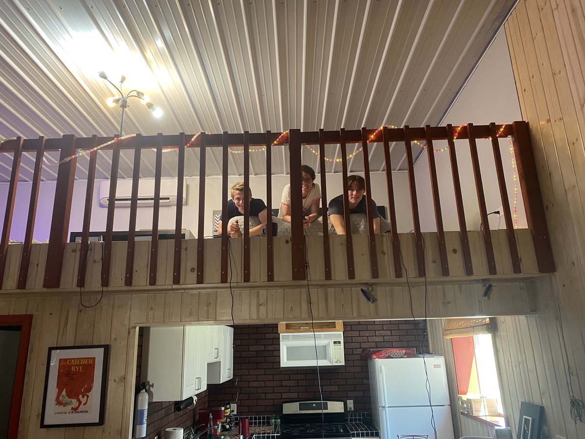 PLKnowledgeBowl's tweet photo. Come to captain’s practices at Mateo’s every Tuesday and Thursday at 1 pm for snacks, quiz bowl questions, and loft shenanigans 🤪 dm for the address!! https://t.co/ES4GKTs3bW